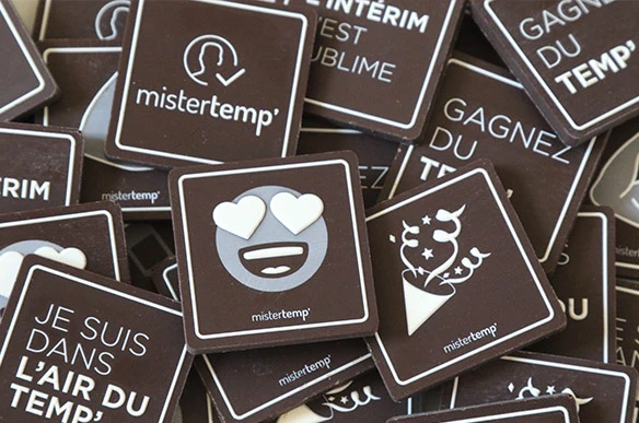 Création de chocolats imprimés pour envoyer aux clients au moment de Noël - Raphaëlle Moreau communication & évènementiel externalisée pays de Lorient